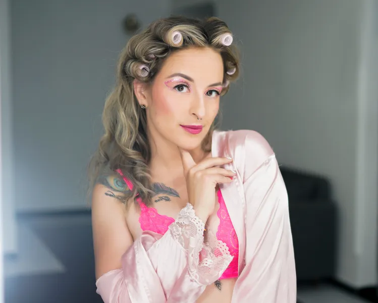 Live sex webcam photo for JuliethCooper #2660050