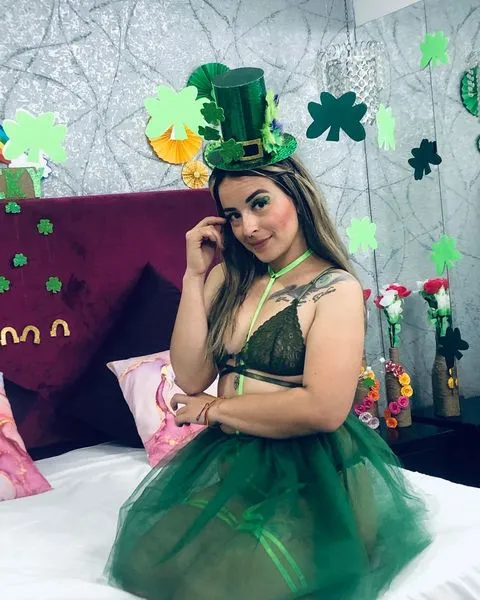 Live sex webcam photo for JuliethCooper #3098469