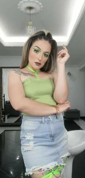 Live sex webcam photo for JuliethCooper #3086757