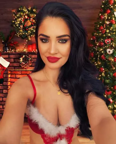 Live sex webcam photo for ACandyDoll #2880365