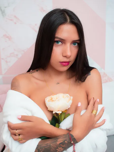 Live sex webcam photo for SofiaaMartinez #3182911