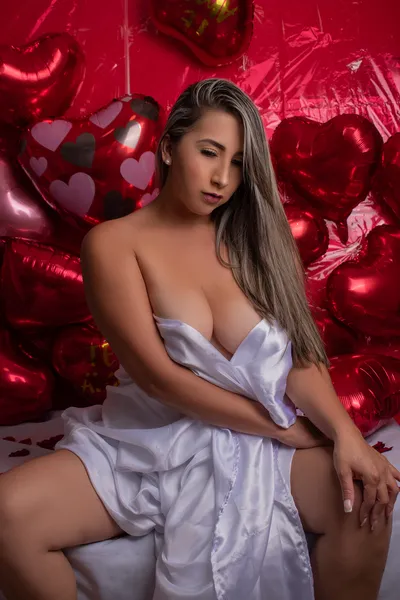 Live sex webcam photo for ArianaMoss #4035174