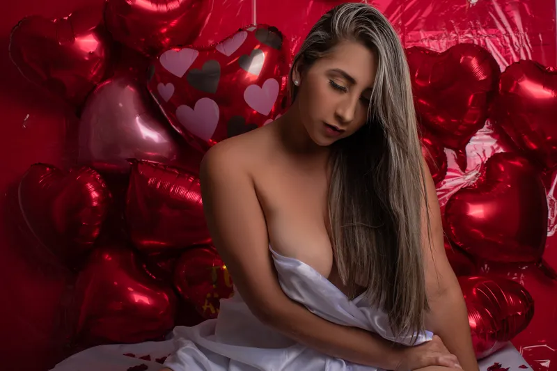 Live sex webcam photo for ArianaMoss #4035175