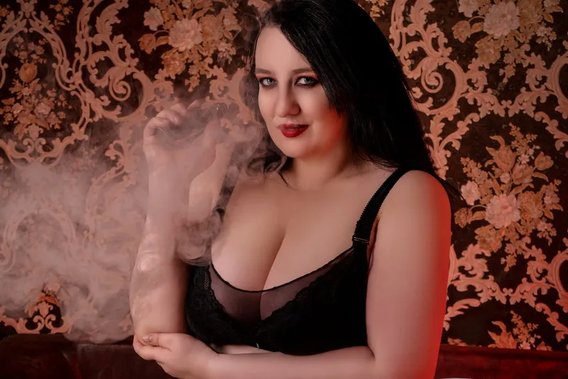 Live sex webcam photo for QueenOfTheHaze #2854329