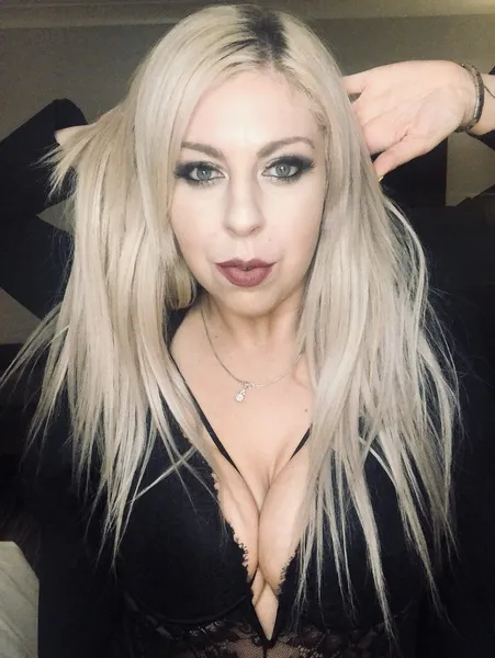 Live sex webcam photo for BeccaMoore4U #2032413