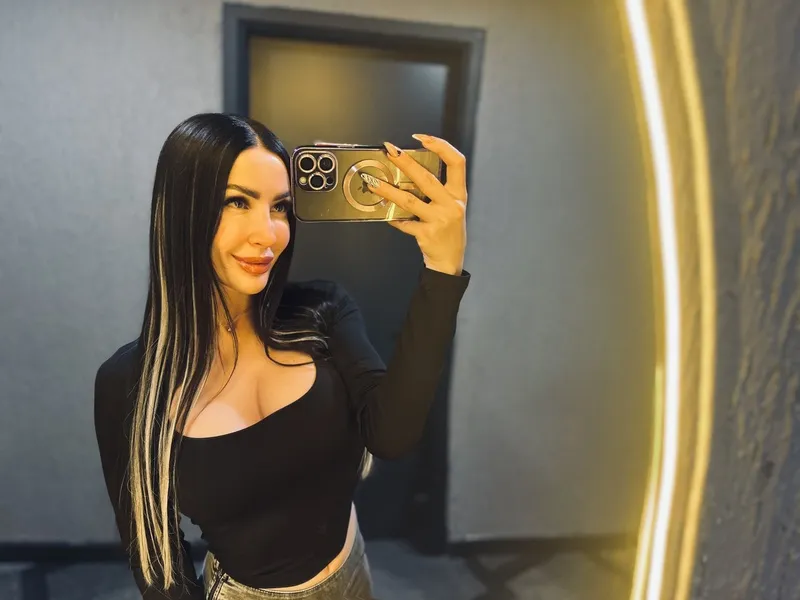 Live sex webcam photo for MissMilaniya #6173652
