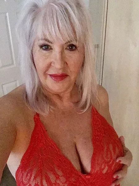 Live sex webcam photo for MelissaMature #1705272
