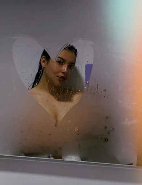 Live sex webcam photo for Aria_Brown #3570937