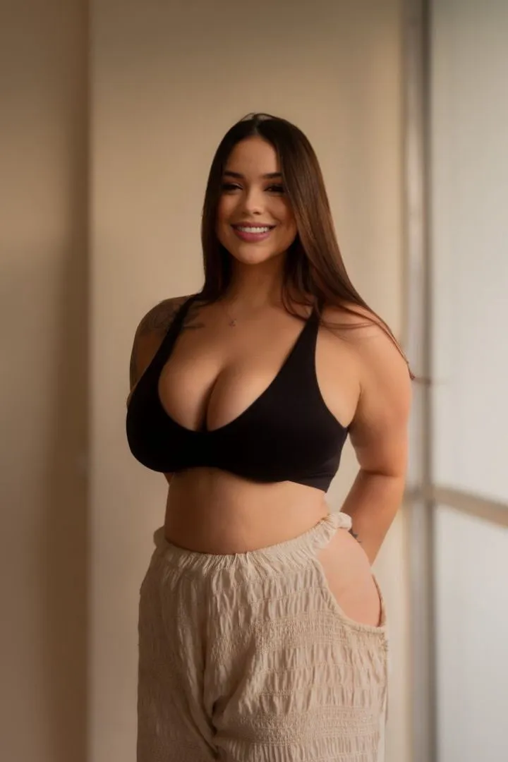 Live sex webcam photo for Amber_Duran #8140013