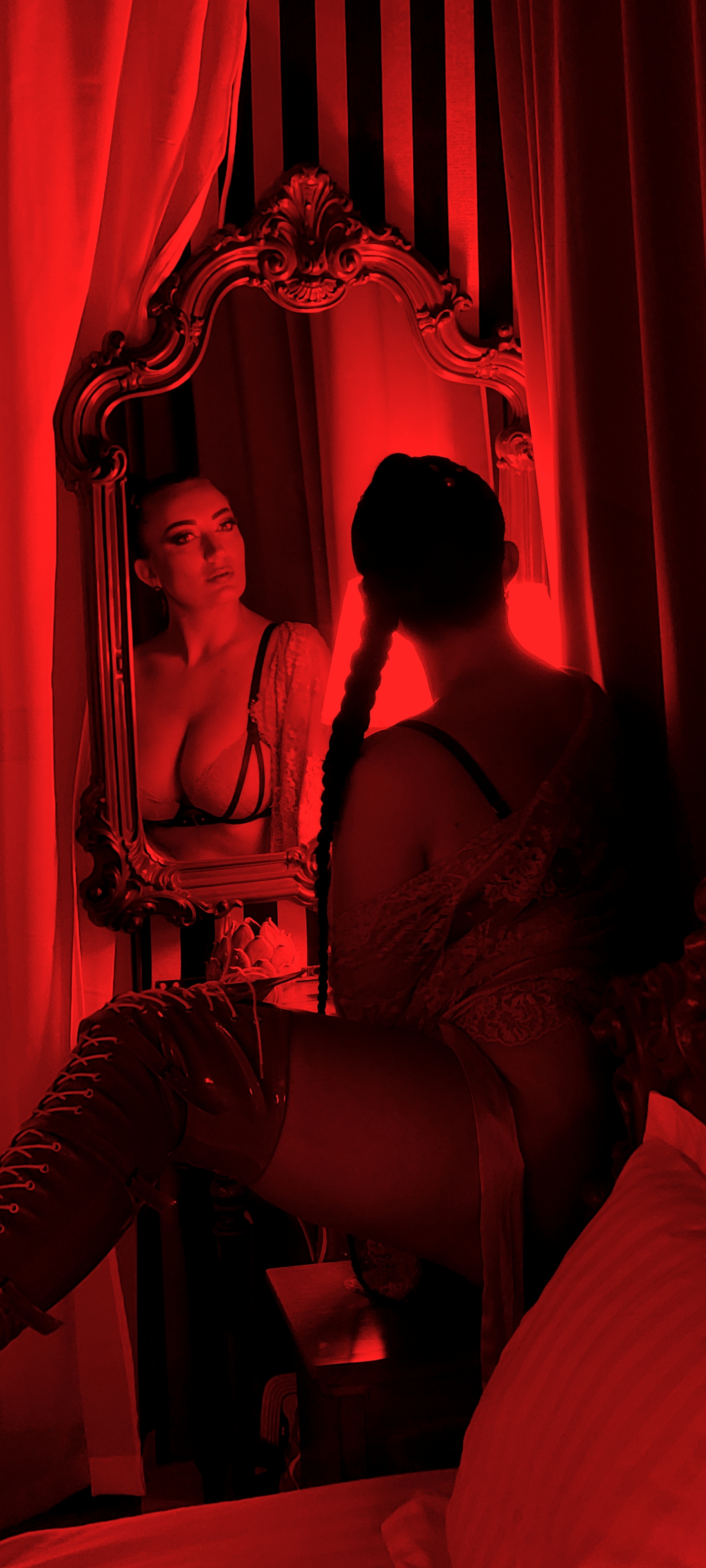 Live sex webcam photo for MiaBlackXO #7131784