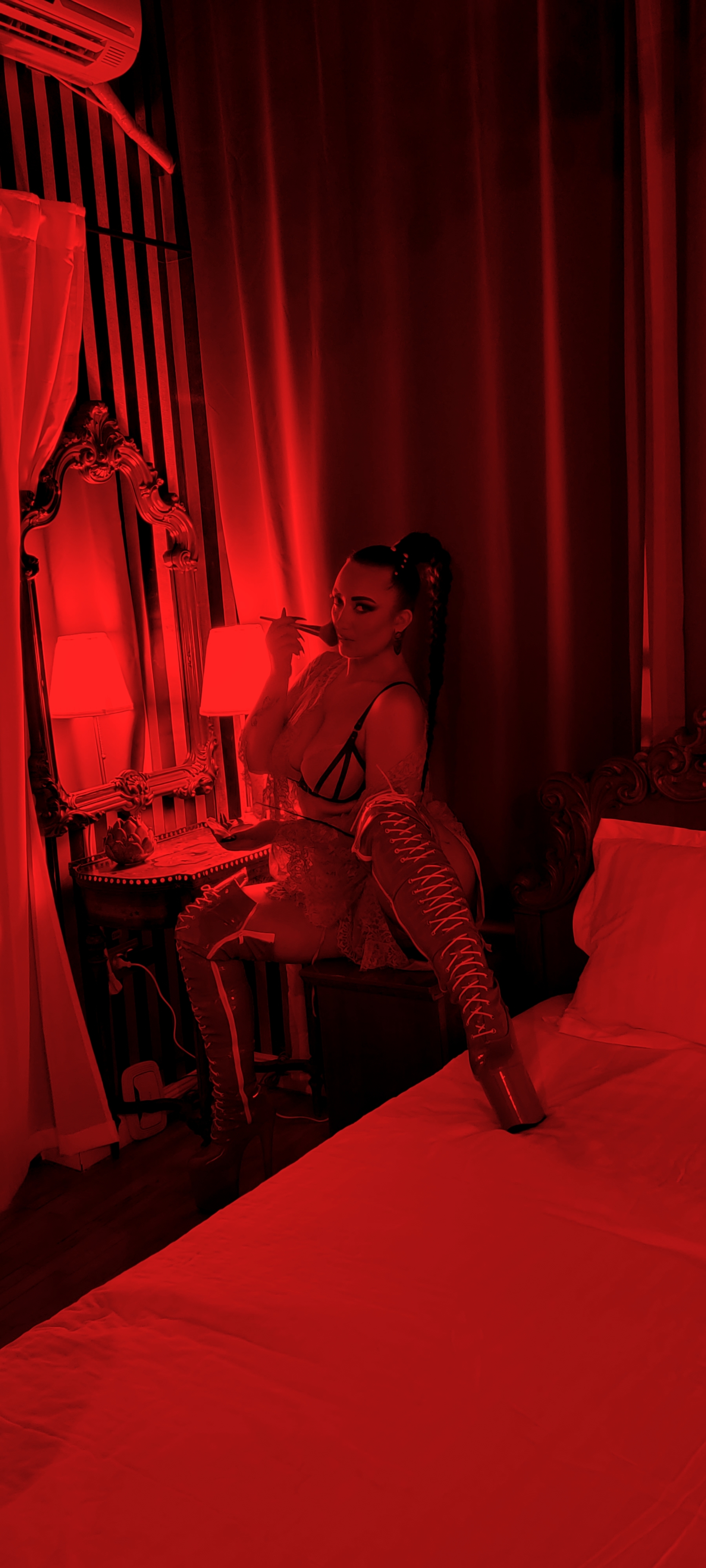 Live sex webcam photo for MiaBlackXO #7131786