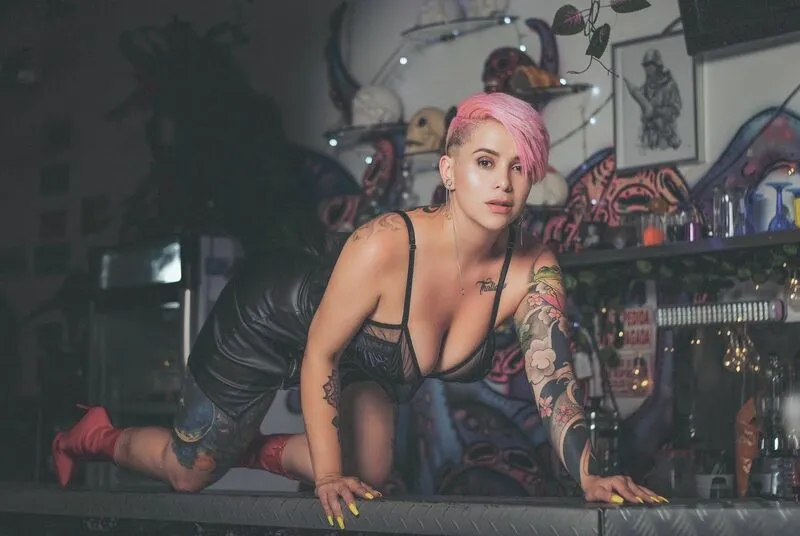 Live sex webcam photo for KattRyan #4059888