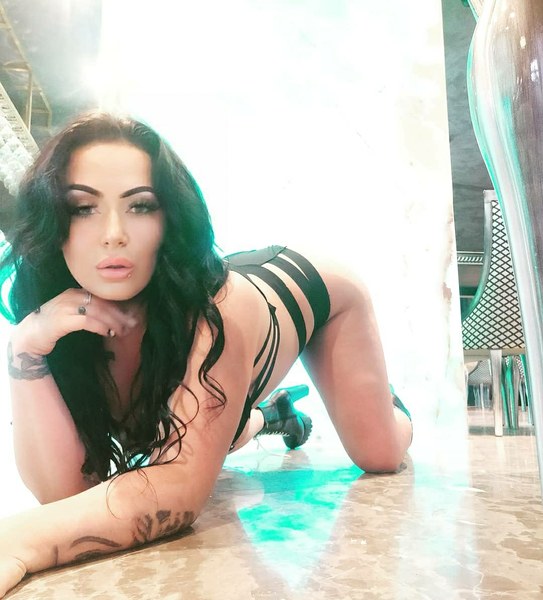 Live sex webcam photo for Tiamarietaboo #1801921