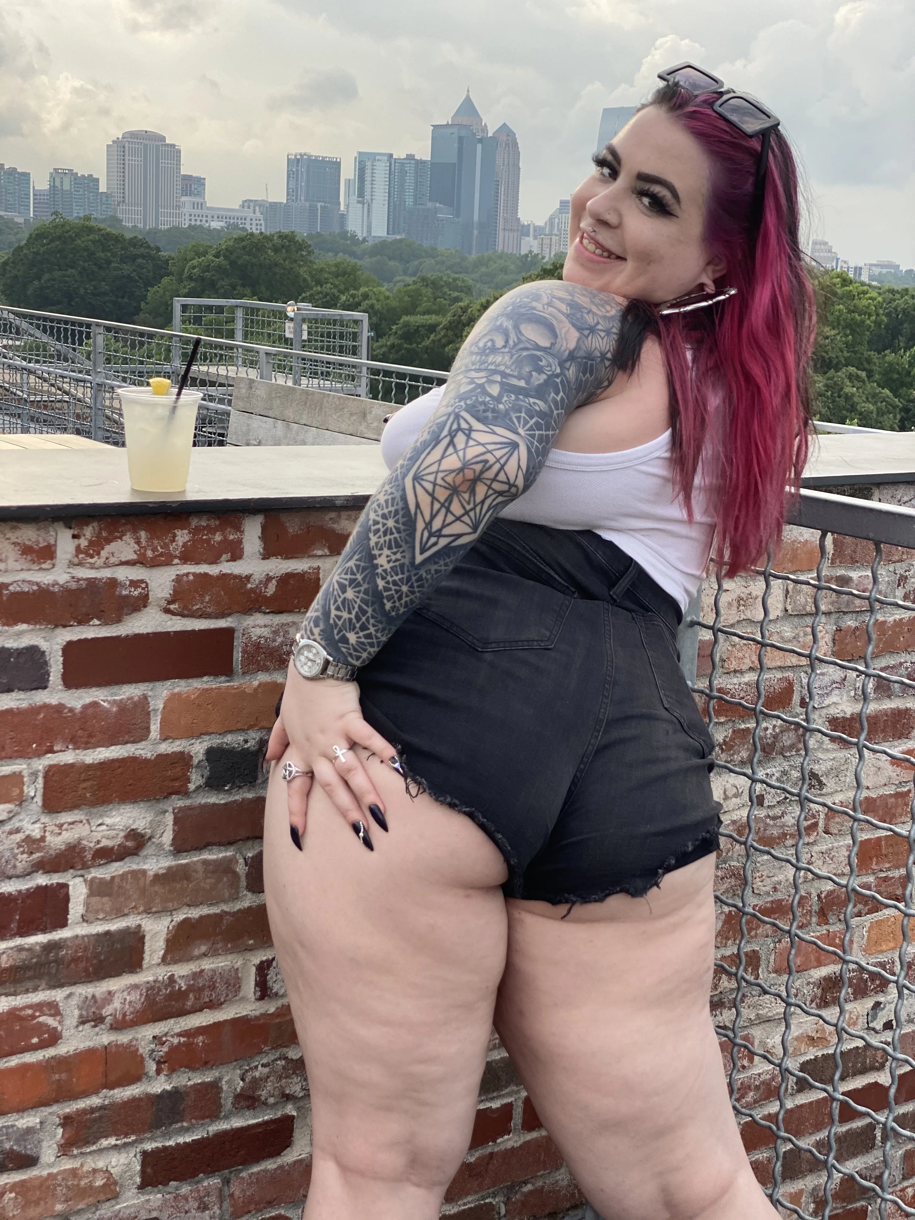 Live sex webcam photo for LilithRoseXxX #6203693