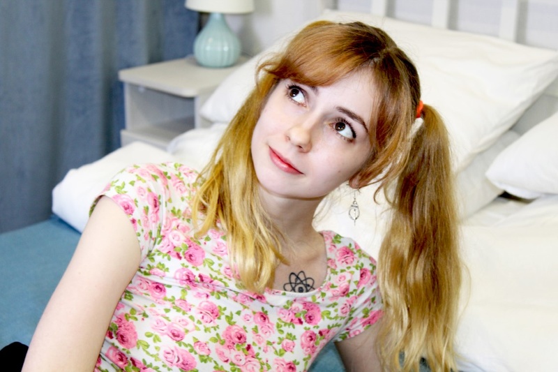 Live sex webcam photo for LuluMoyer #1997636