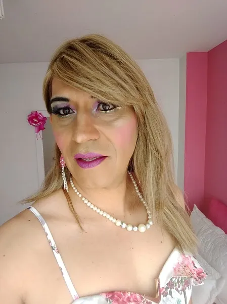 Live sex webcam photo for lucyfersexy69 #7388892