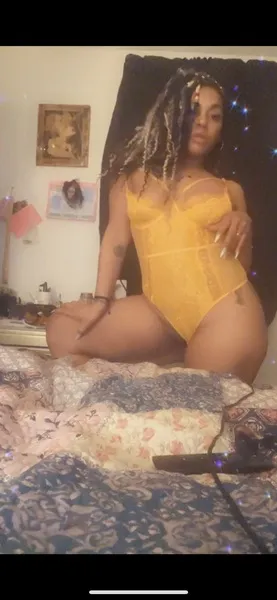 Live sex webcam photo for StarrLovee #3716196