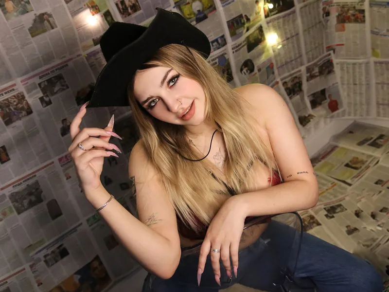 Live sex webcam photo for CharlotteWinter #2855702