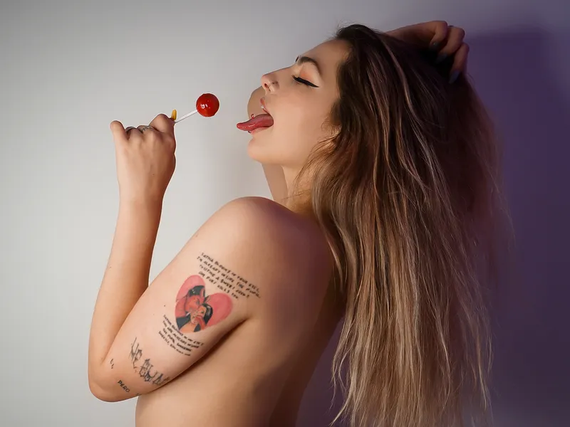 Live sex webcam photo for CharlotteWinter #2481392