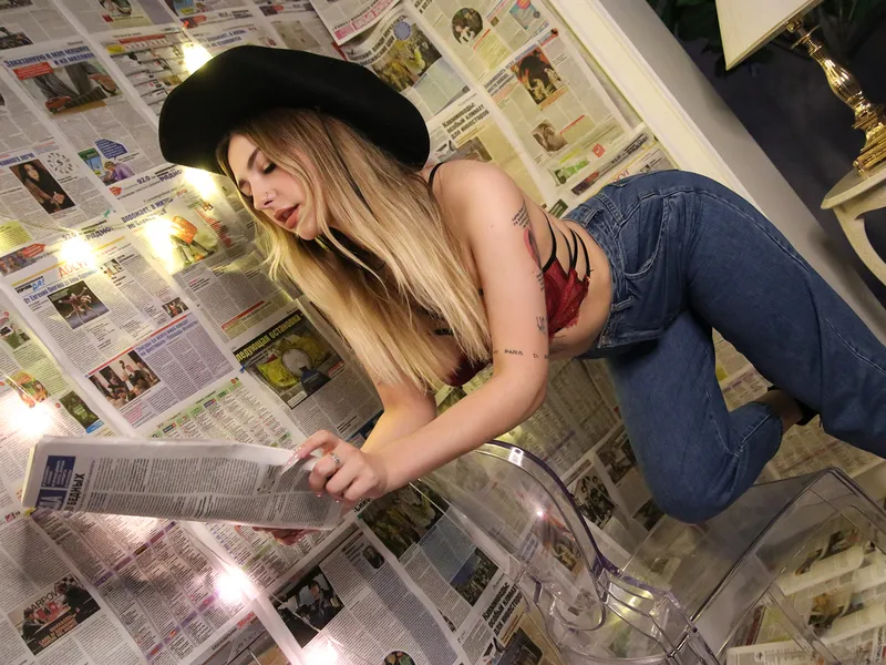 Live sex webcam photo for CharlotteWinter #2855703