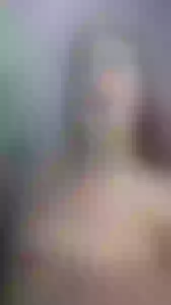 Live sex webcam photo for HolyKhloe #2191537