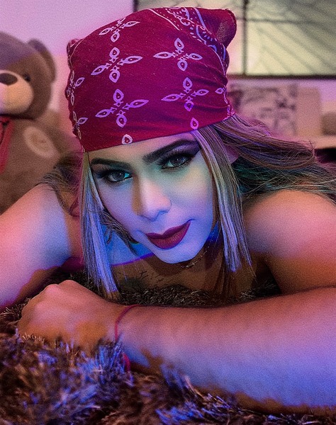 Live sex webcam photo for DollShemale18inchs #2257566