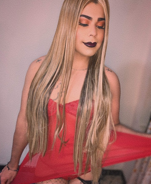 Live sex webcam photo for DollShemale18inchs #2105117