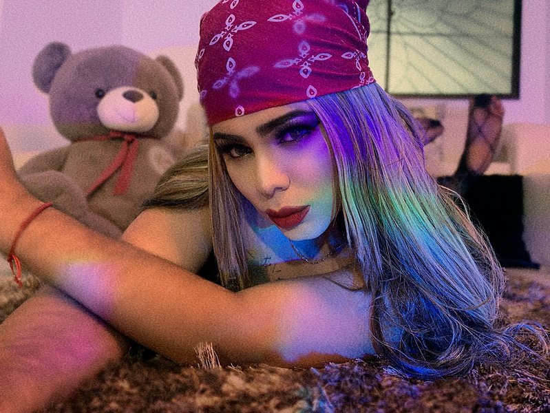 Live sex webcam photo for DollShemale18inchs #2257567