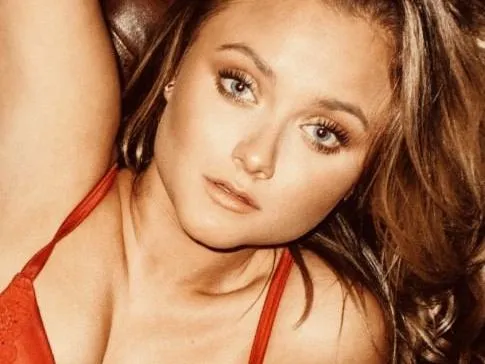 Live sex webcam photo for AshlynShawBabestation #3912291