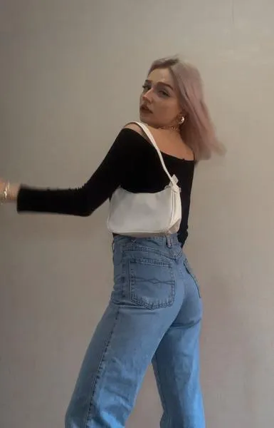 Live sex webcam photo for RomanticQueen #2256631