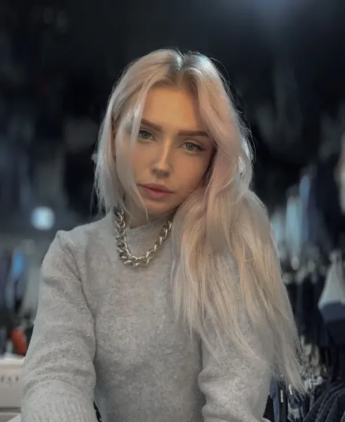 Live sex webcam photo for RomanticQueen #2256643