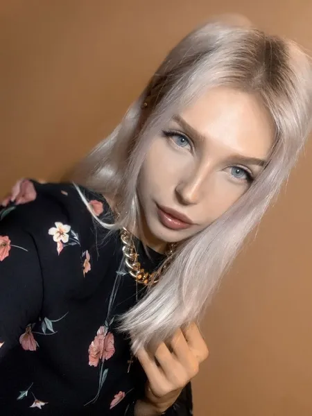 Live sex webcam photo for RomanticQueen #2256645