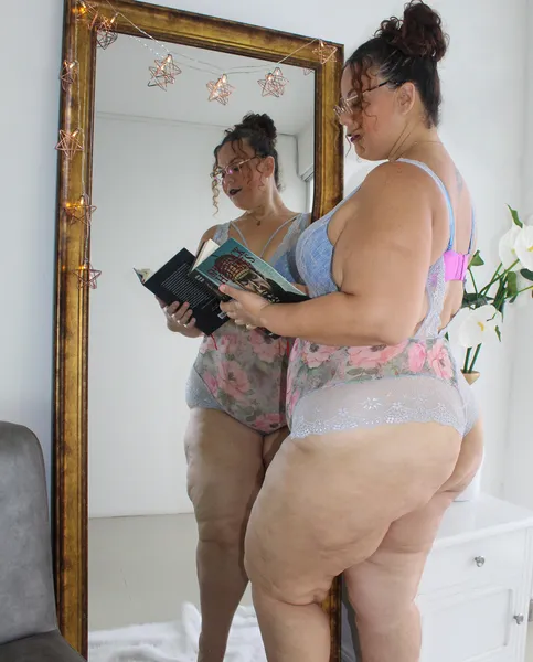 Live sex webcam photo for Molly_Boobs #2556024
