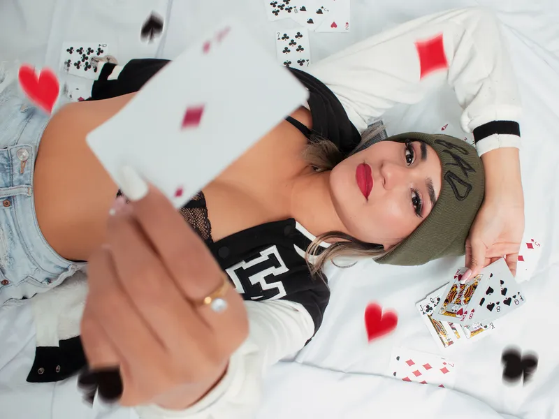 Live sex webcam photo for IzzieJohnsS #3053141