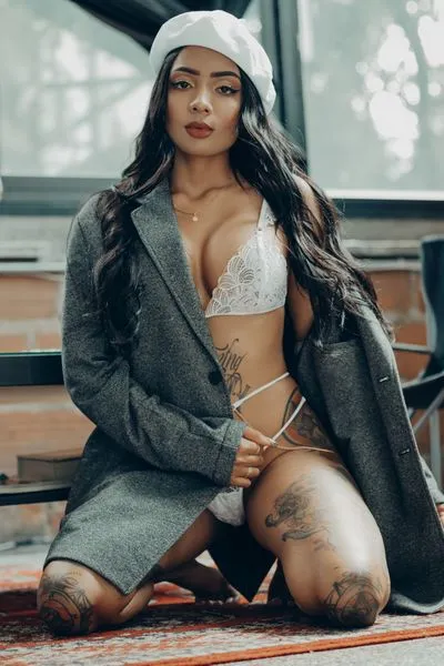 Live sex webcam photo for AlmaWest #2378181