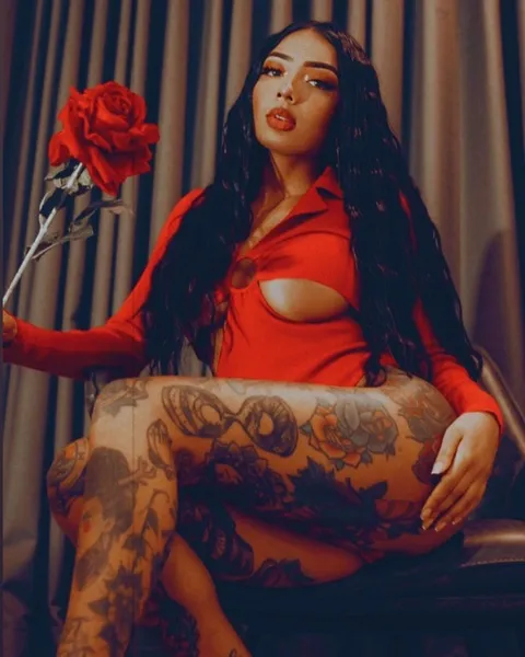 Live sex webcam photo for AlmaWest #3010593