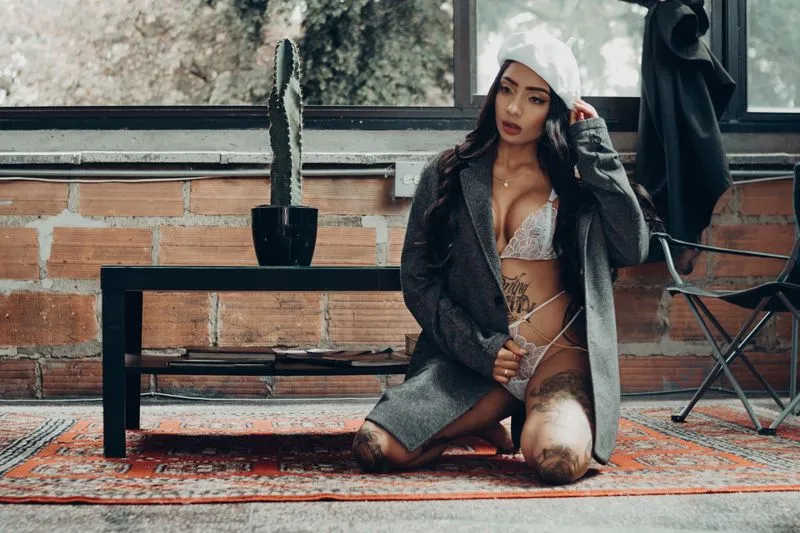 Live sex webcam photo for AlmaWest #2378158