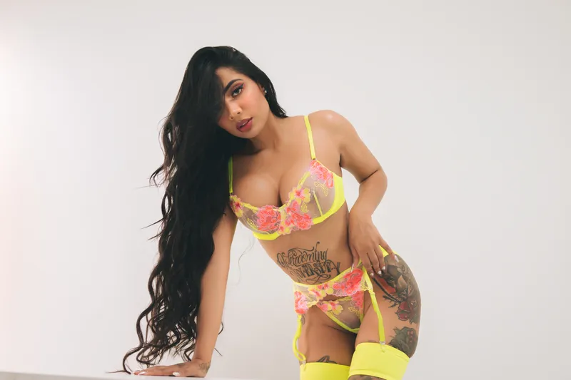 Live sex webcam photo for AlmaWest #3807524