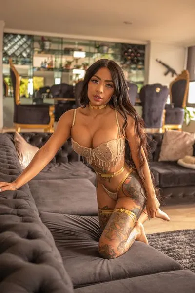 Live sex webcam photo for AlmaWest #3435083