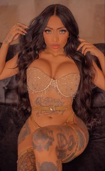 Live sex webcam photo for AlmaWest #3435084