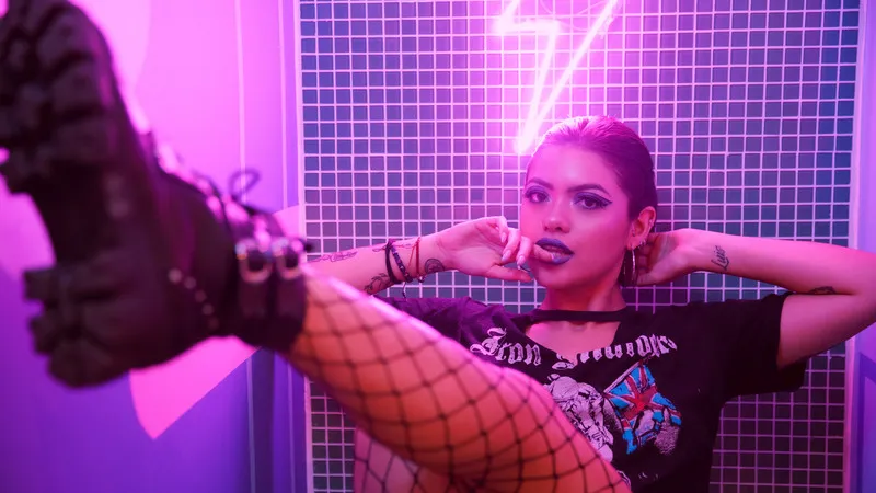 Live sex webcam photo for AnnieHunters #2541832
