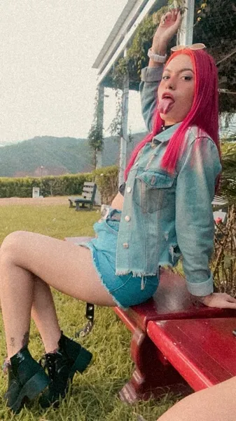 Live sex webcam photo for AnnieHunters #5868190