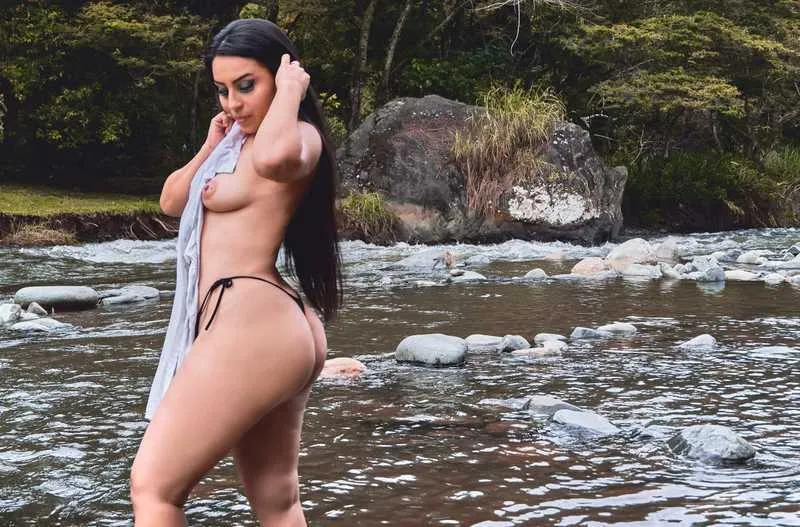 Live sex webcam photo for AngelaDiaz #3128844