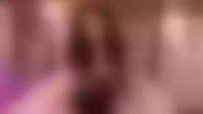 Live sex webcam photo for AmazingLea #2577772