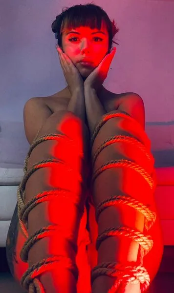 Live sex webcam photo for SaraVipper #4265471