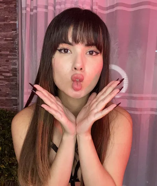 Live sex webcam photo for SaraVipper #6044270