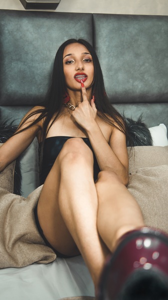 Live sex webcam photo for SarahThomson #7383965