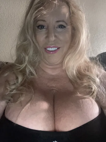 Live sex webcam photo for EuropeDiChan #2434128