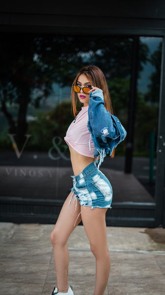 Live sex webcam photo for MaryanMoreee #2070755