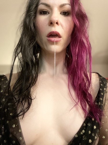 Live sex webcam photo for YourHolyTemple #5710899